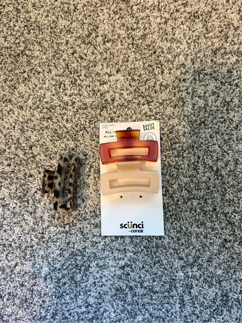 Women’s claw clips